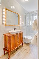 Le Monde Luxury Accommodation