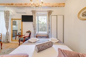 Le Monde Luxury Accommodation