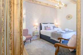 Le Monde Luxury Accommodation