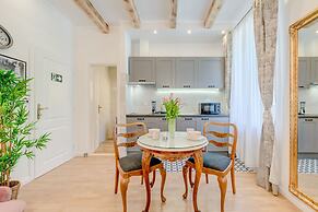 Le Monde Luxury Accommodation