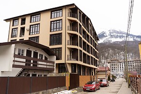 More Apartments na Avtomobilnom 58A - 1