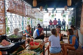 The Like Hostel & Cafe