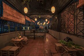 The Like Hostel & Cafe