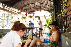 The Like Hostel & Cafe