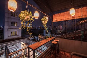 The Like Hostel & Cafe