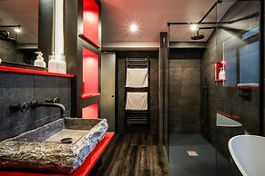 Absoluxe Suites