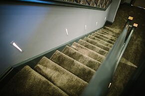 Absoluxe Suites