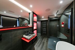 Absoluxe Suites