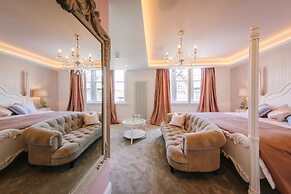 Absoluxe Suites