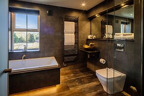 Absoluxe Suites