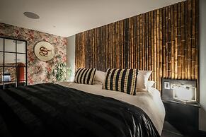 Absoluxe Suites