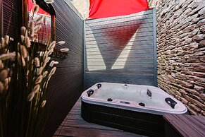 Absoluxe Suites