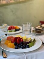 Madama garden retreat