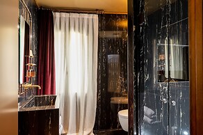 Madama garden retreat