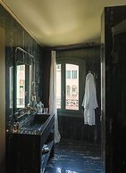 Madama garden retreat