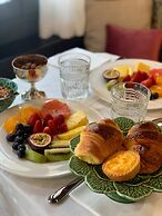 Madama garden retreat