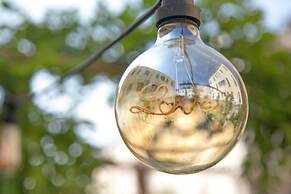 Madama garden retreat