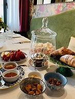 Madama garden retreat