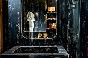 Madama garden retreat