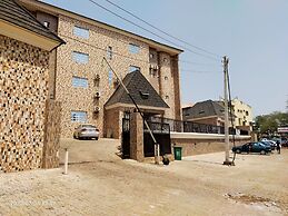 Rodze Hotel & Suites