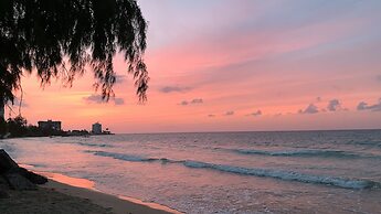 Aura House Isla Verde