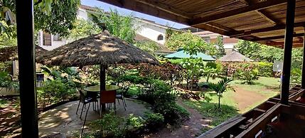 Tisa Suites & Lounge