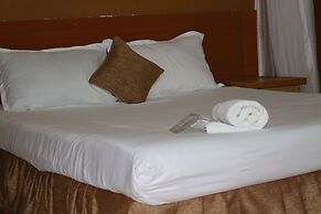 Tisa Suites & Lounge