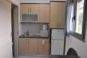 AVR DELUXE SUITES 4 AIRPORT FREE SHUTTLE