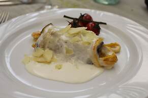 Gadames Hotel - Lunch on the Beach