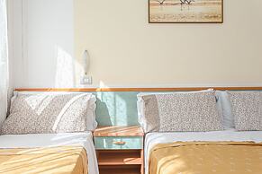 Gadames Hotel - Lunch on the Beach