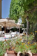 Gadames Hotel - Lunch on the Beach