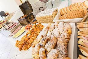 Gadames Hotel - Lunch on the Beach