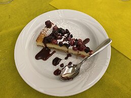 Gadames Hotel - Lunch on the Beach