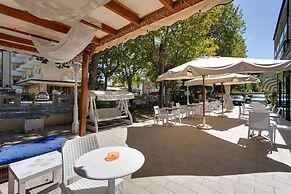 Gadames Hotel - Lunch on the Beach