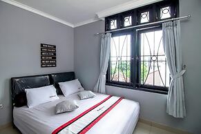 RedDoorz Plus @ Radio Dalam 2