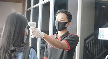 RedDoorz Plus @ Radio Dalam 2