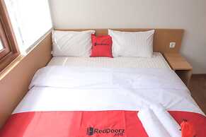 Urbanview Hotel Odori Pondok Indah