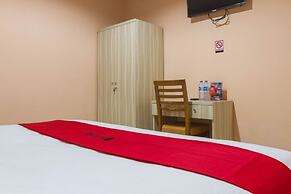 RedDoorz near Istana Plaza 2