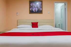 RedDoorz near Istana Plaza 2