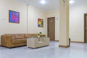 RedDoorz near Istana Plaza 2