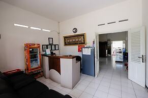 RedDoorz near Moro Mall Purwokerto