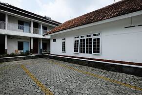 RedDoorz near Moro Mall Purwokerto