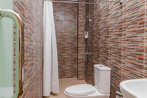 RedDoorz Plus near Soekarno Hatta Airport 2