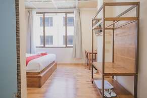 RedDoorz Plus near Soekarno Hatta Airport 2