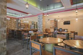 RedDoorz Plus near Soekarno Hatta Airport 2