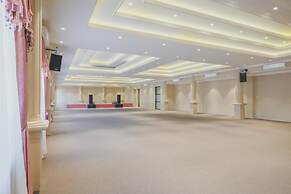 RedDoorz Plus near Soekarno Hatta Airport 2