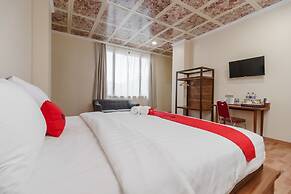 RedDoorz Plus near Soekarno Hatta Airport 2