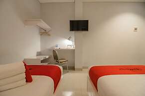 RedDoorz Plus near Soekarno Hatta Airport 2