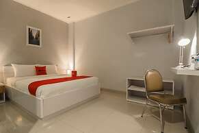 RedDoorz Plus near Soekarno Hatta Airport 2