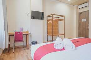 RedDoorz Plus near Soekarno Hatta Airport 2